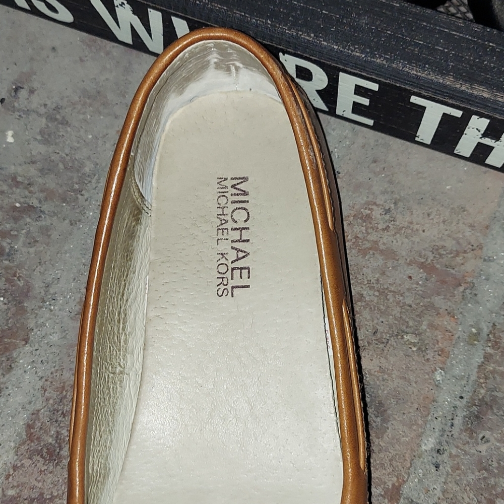 Shoes - Picture 5 of 8